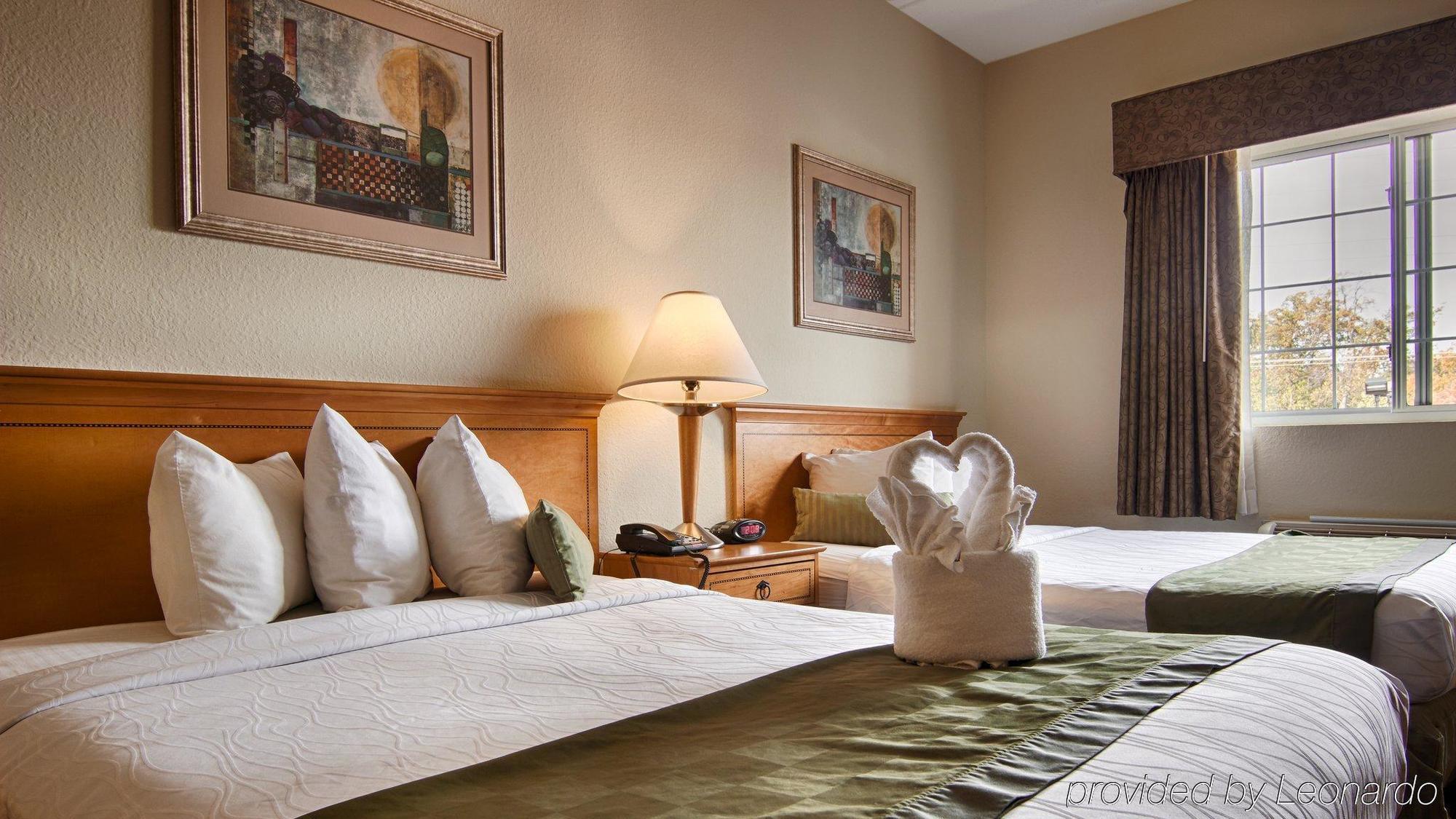 Best Western Plus Newport News Exterior photo